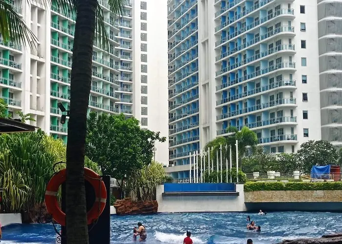 Azure Urban Maui Tower